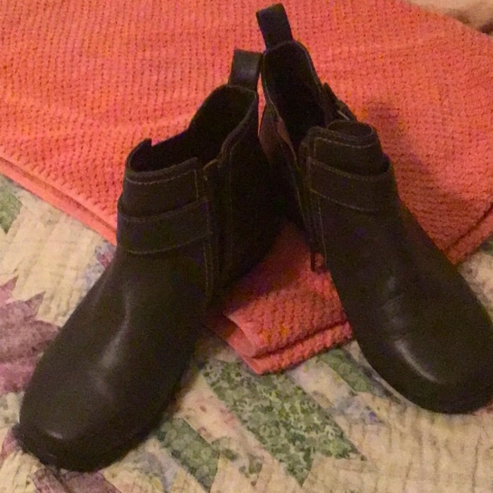 Brown Vionic Leather Booties - 7.5